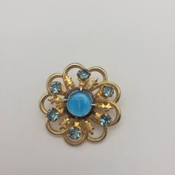 Vintage Gold Tone Blue Crystal Prong Set Pin Rhinestone Snowflake Brooch 1.25"