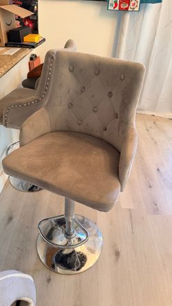 Set of 2 Grey Velvet Tufted Swivel Bar Stools, Silver Studs