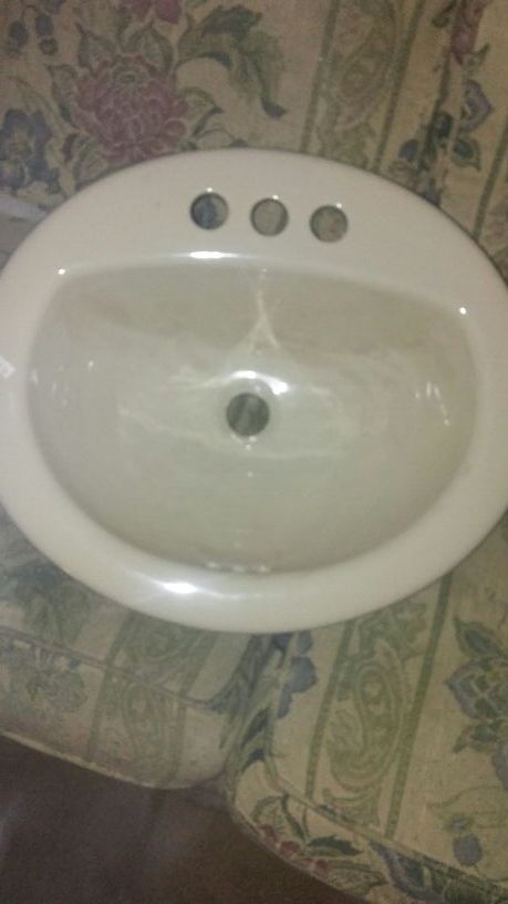 Bathroom sinks brand new have 2 matching