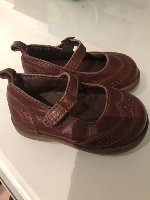 Gap brown girl toddler shoes size 5