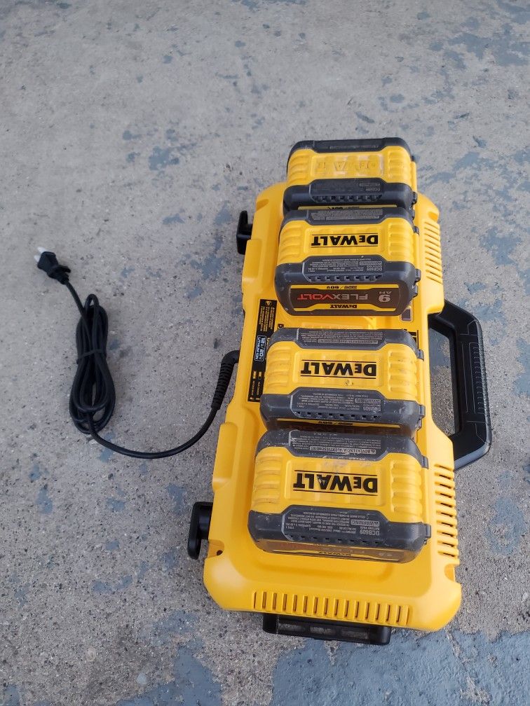 Dewalt Fast Charger 8Amp