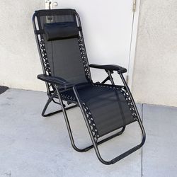 (NEW) $40 Folding Zero Gravity Outdoor Recliner Patio Lounge Chair Adjustable Headrest Textilene Mesh - Black 