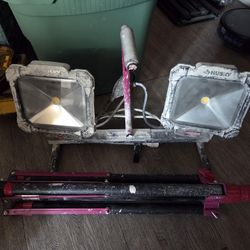 HUSKY LED LIGHTS W/TRIPOD