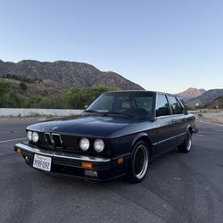 1987 BMW 535is Royal Blue 