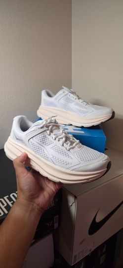 Hoka U Clifton ONE9 White US 8.5 M new w/box