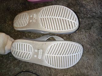Crocs Platform Flip Flops Women's Size 11 Wide Silver Excellent Condition