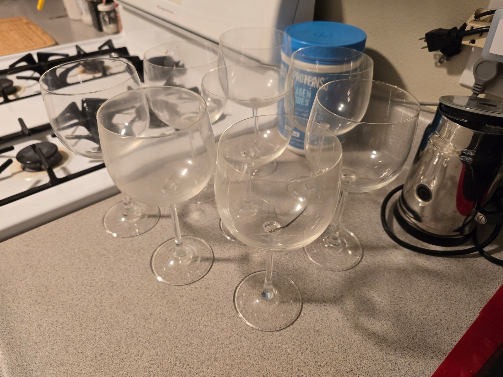 Set of 8 wine glasses./ water goblet