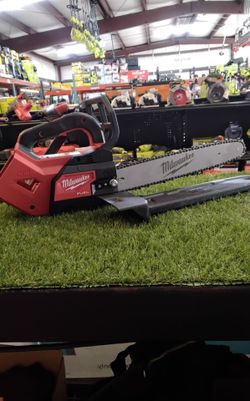 Milwaukee M18 Fuel 14" Chainsaw