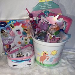 Girl’s Unicorn Themed Gift Basket (15 items)
