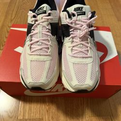 Nike Zoom Vomero 5 Size 13
