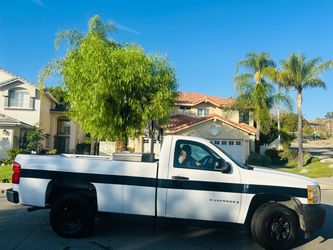Chevrolet Silverado Regular Cab Pickup Truck