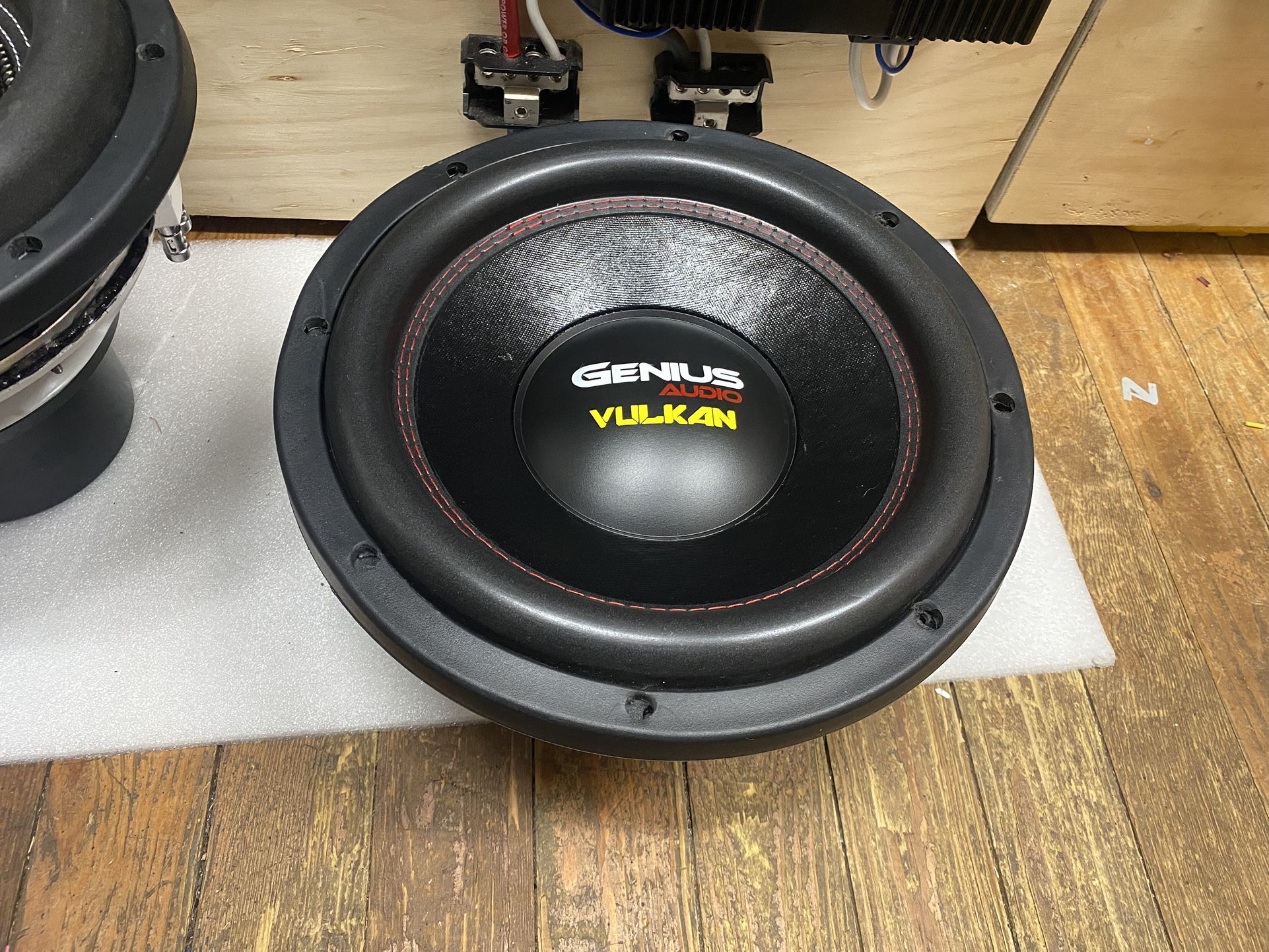 12” Genius Audio 2000w Max Power Subwoofer ( Reconditioned)