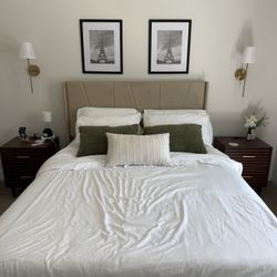 Queen bed Frame & Mattress – Very Good Condition!