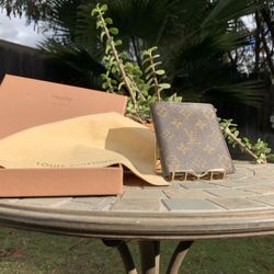 100% Authentic LV Wallet 