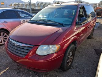 2006 Chrysler Town & Country PARTS @ U-Pull Auto Parts DD3750