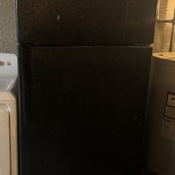 Selling Fridge 