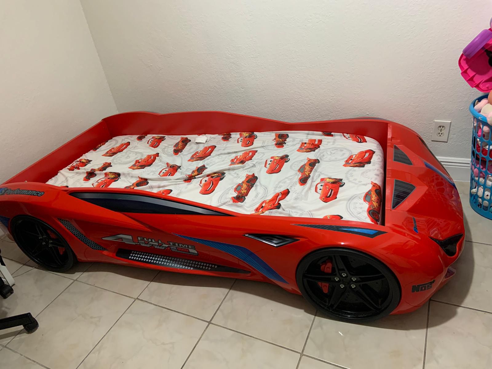 Kids bed car