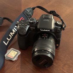 Panasonic Lumix GH3 with LENS and CASE - excellent condition