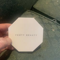 Fenty beauty freestyle highlighter/blush