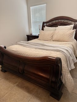 Wood Queen Bed