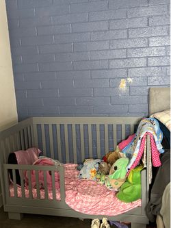 Toddler convertible bed