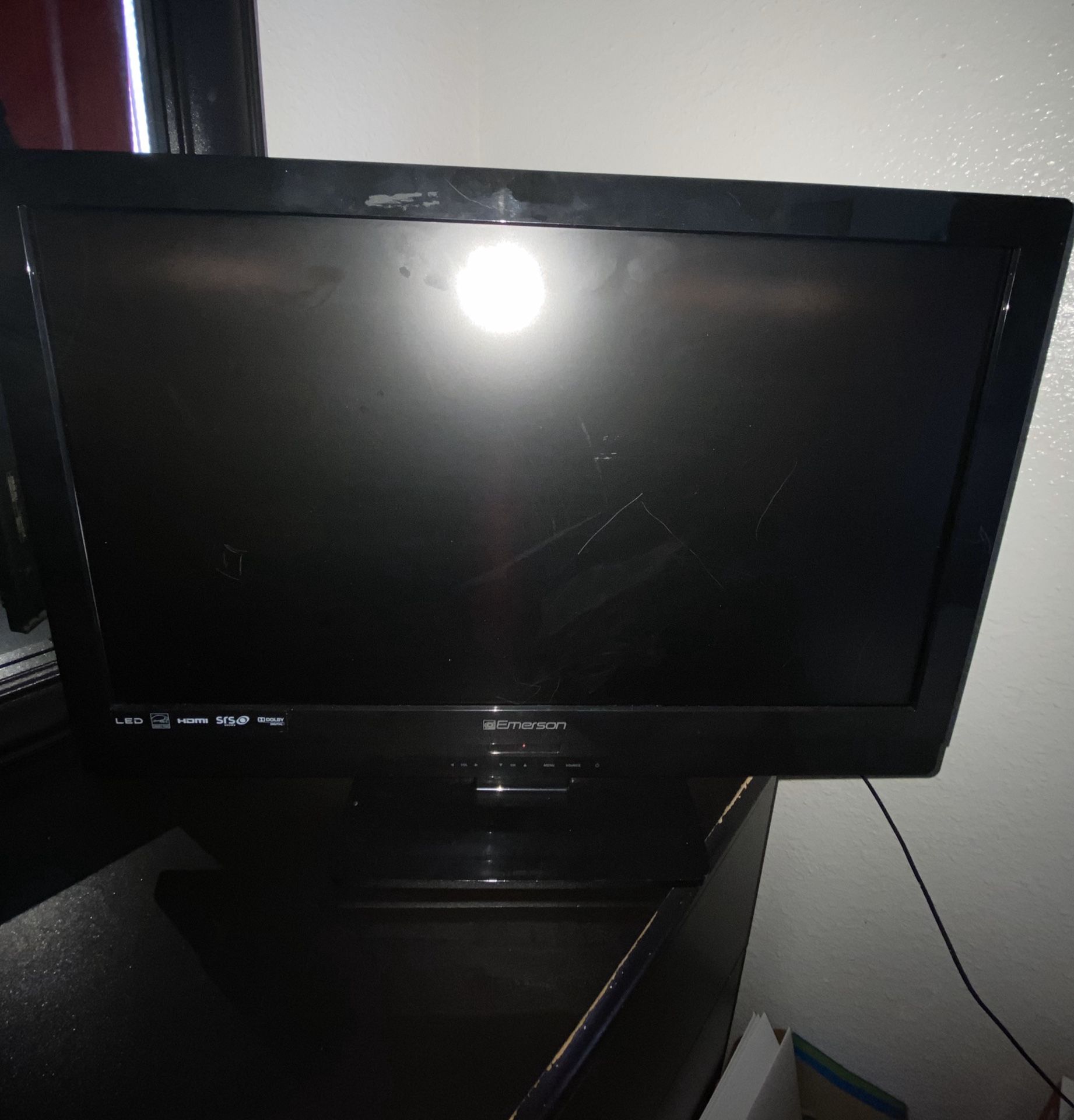 Emerson 22’ LED tv
