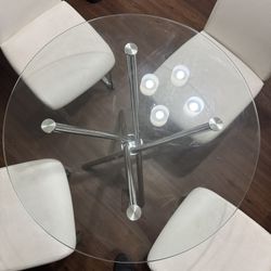 Glass Table With 4 White Chairs 