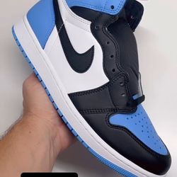 Jordan 1 Retro UNC Toe Size 10