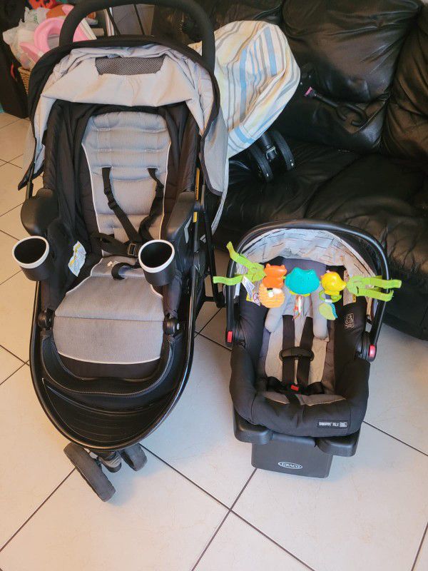 GOOD CONDITION GRACO TRAVEL SYSTEM STROLLER 