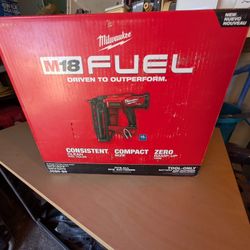 Milwaukee Straight Finish Nailer 16 Gauge $250