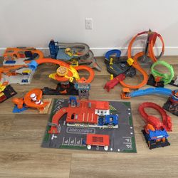 Hot Wheels/Matchbox Track And Garage Sets