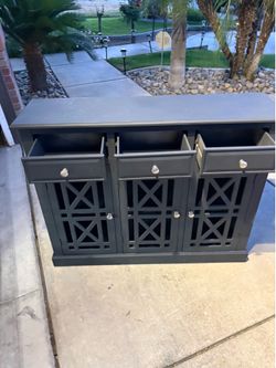 Cabinet with drawers
