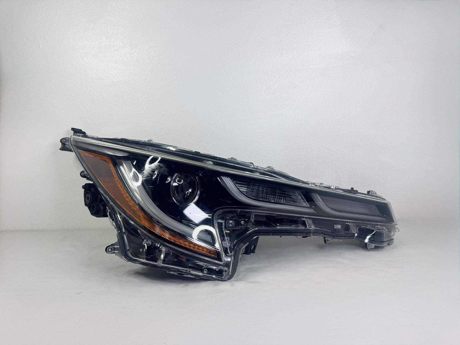 2020 - 2022 TOYOTA COROLLA LED RH PASSENGER SIDE HEADLIGHT OEM