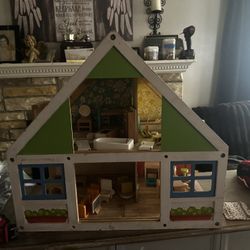 wooden doll house 