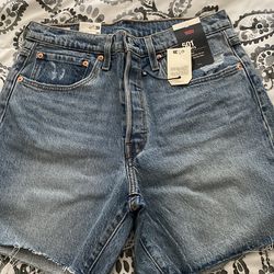 Brand New mid thigh Levi’s shorts