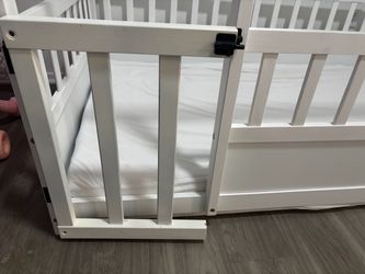Toddler bed with Lock