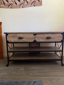 TV console with 2 drawers and 2 shelves
