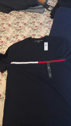 Tommy hilflger t shirt