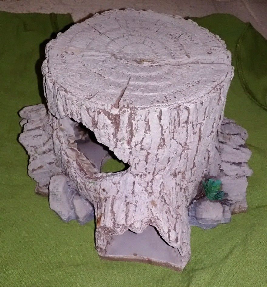Tree stump cave decoration for turtle tank