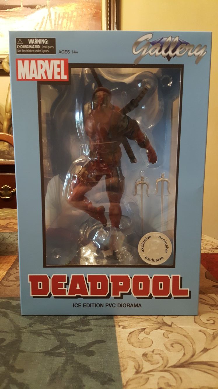 Deadpool Figure Statue Toy Collectible TOYS R US EXCLUSIVE