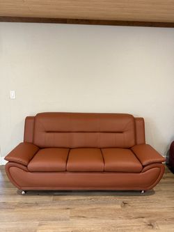 NEW! Caberryne Leather Sectional Couch