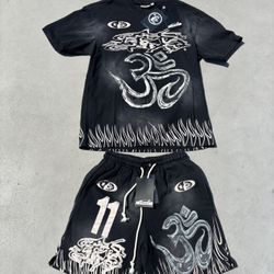 Hellstar T Shirt And Shorts Set 🔥🔥