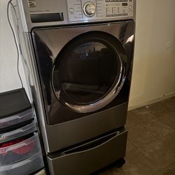 Kenmore Elite High Efficiency smart front load dryer with steam (USED BUT VERY GOOD CONDITION) Moving need to sale