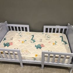 Toddler girls bed frame And Mattress (Like New)