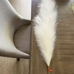 6 White Decorative Feathers