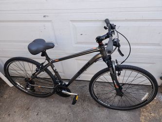Trek Dual Sport Hybrid Commuter Road Bike