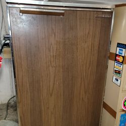 GE Mini Fridge 