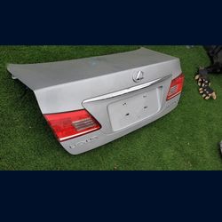 2007-2012 LEXUS ES ES350 TRUNK LUD
DECKLID HATCH USED OEM. NC41