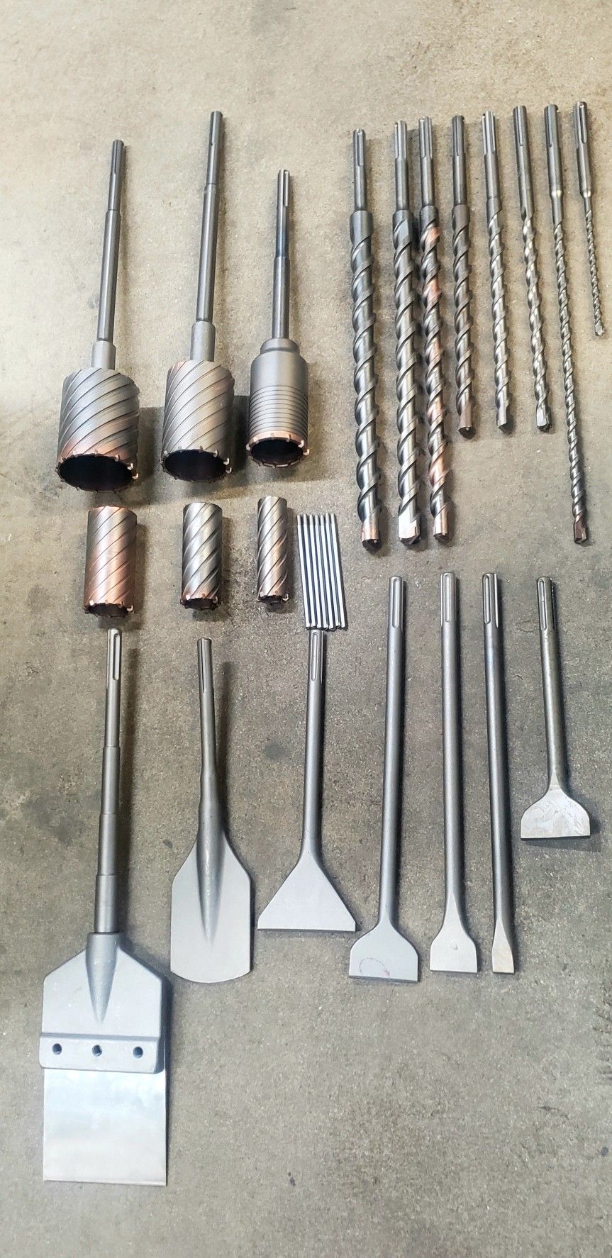 Set  set of 6 coring bits 1-1/2 to 4 inches, 7 SDS MAX drill bits from 3/8 to 1-1/4 and 6  chisels for concrete and tile everything is new