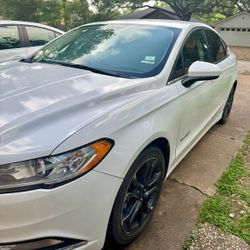 2018 Ford Fusion Hybrid LOW MILEAGE